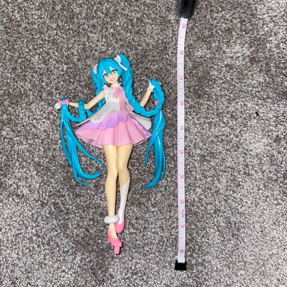 Hatsune Miku Spring Dress Action Figurine - Picture 3 of 6